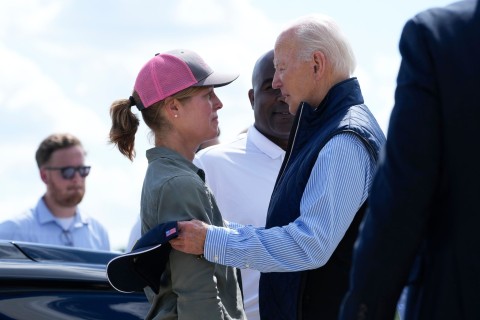 Biden und Harris versprechen Hilfe für Sturm-Opfer