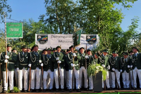 Ehrengarde Marienfeld triumphiert, Milte übernimmt die Wanderstandarte