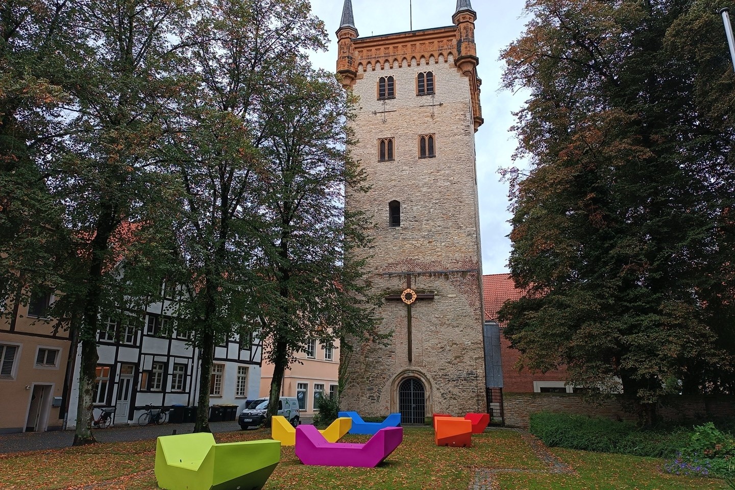 Enzis, Sitzmöbel,Stadt Warendorf,St. Laurentius,Kirchplatz St. Marien,