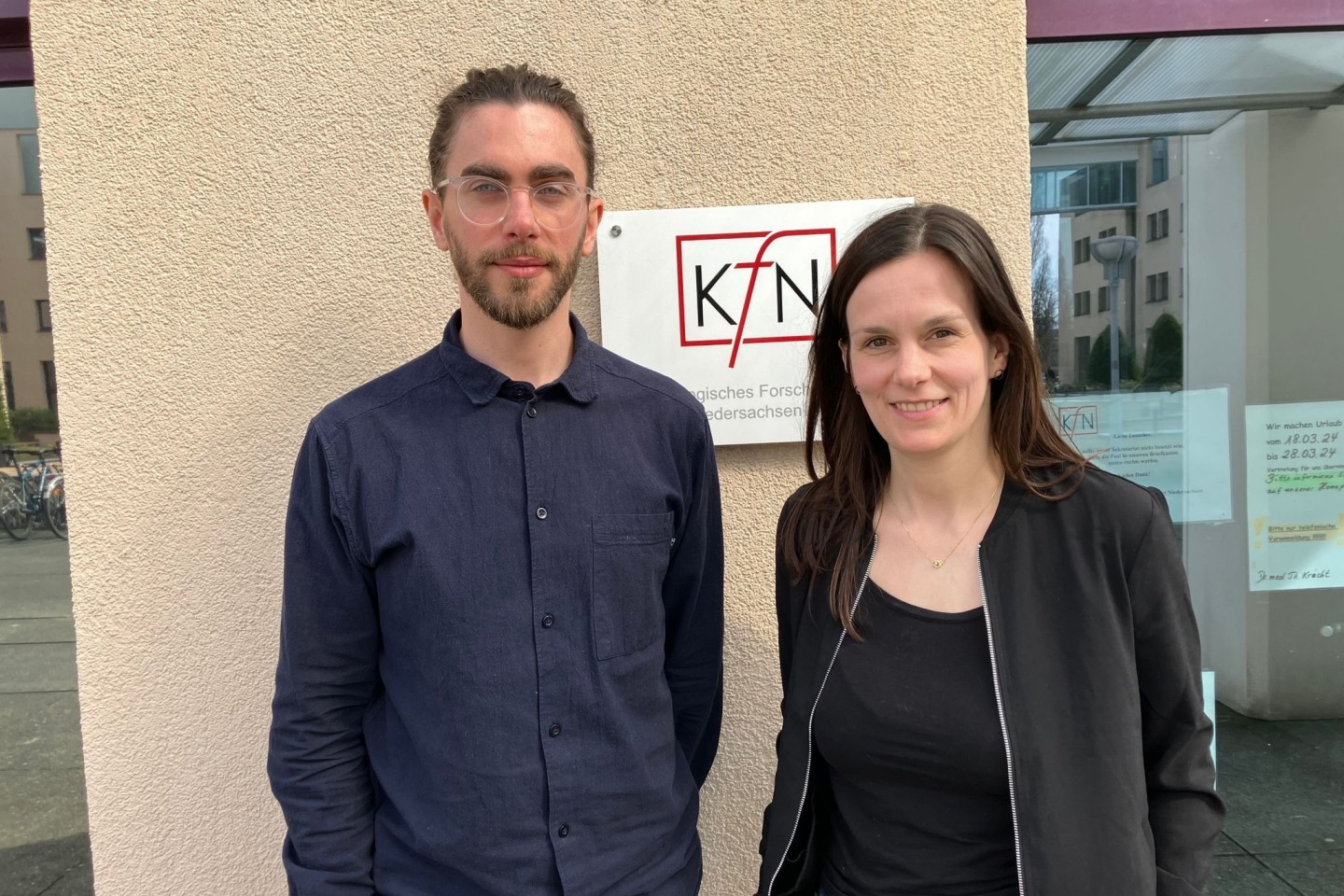 Philipp Müller und Laura-Romina Goede sind Mitautoren der neuen Studie «Gewalt gegen Männer in Partnerschaften» des Kriminologischen Forschungsinstituts Niedersachsen (KFN).