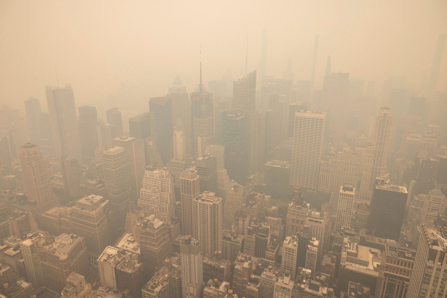 Sichtbare Folgen der Extremwetter: Die Waldbrände in Kanada sorgten vor wenigen Wochen sogar in New York für einen verrauchten Himmel.