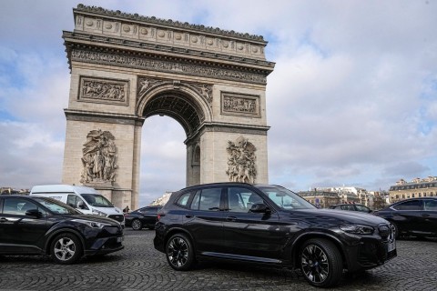 Paris macht das Parken für schwere Autos drastisch teurer