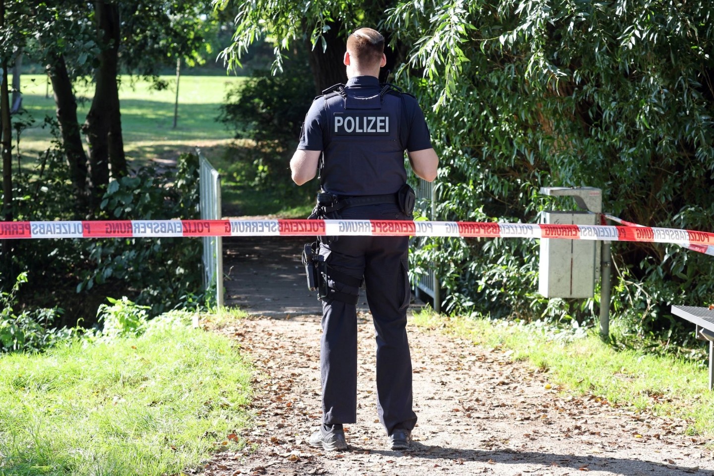 Bei Neubrandenburg wurde ein Sechsjähriger tot aufgefunden - die Polizei ermittelt wegen Totschlags.