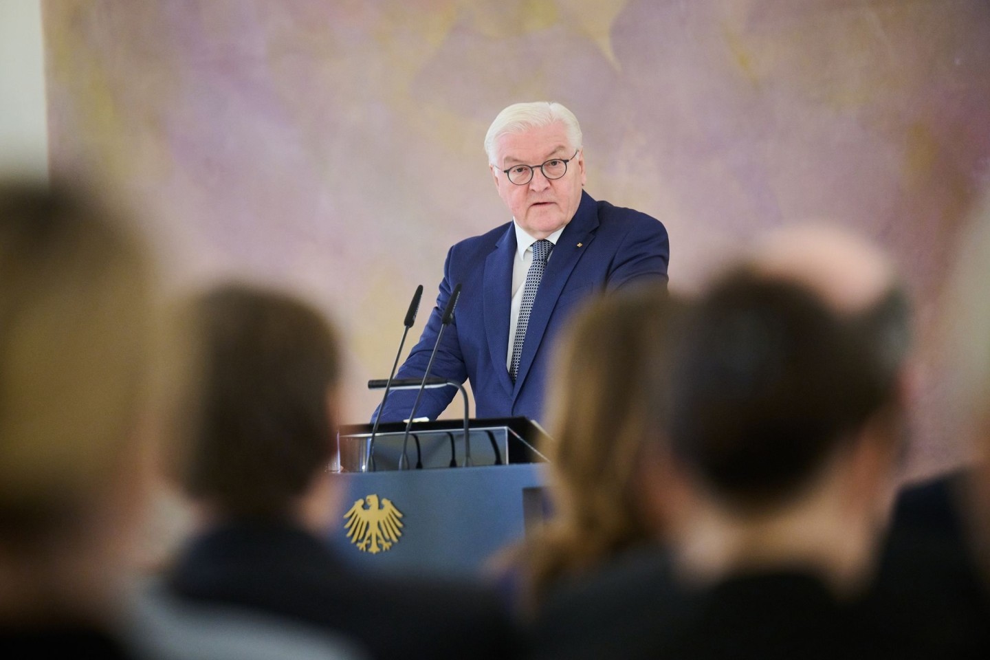 Bundespräsident Frank-Walter Steinmeier hat den Zehntausenden Helferinnen und Helfern in den Hochwassergebieten gedankt und seine Hochachtung ausgesprochen (Archivbild).