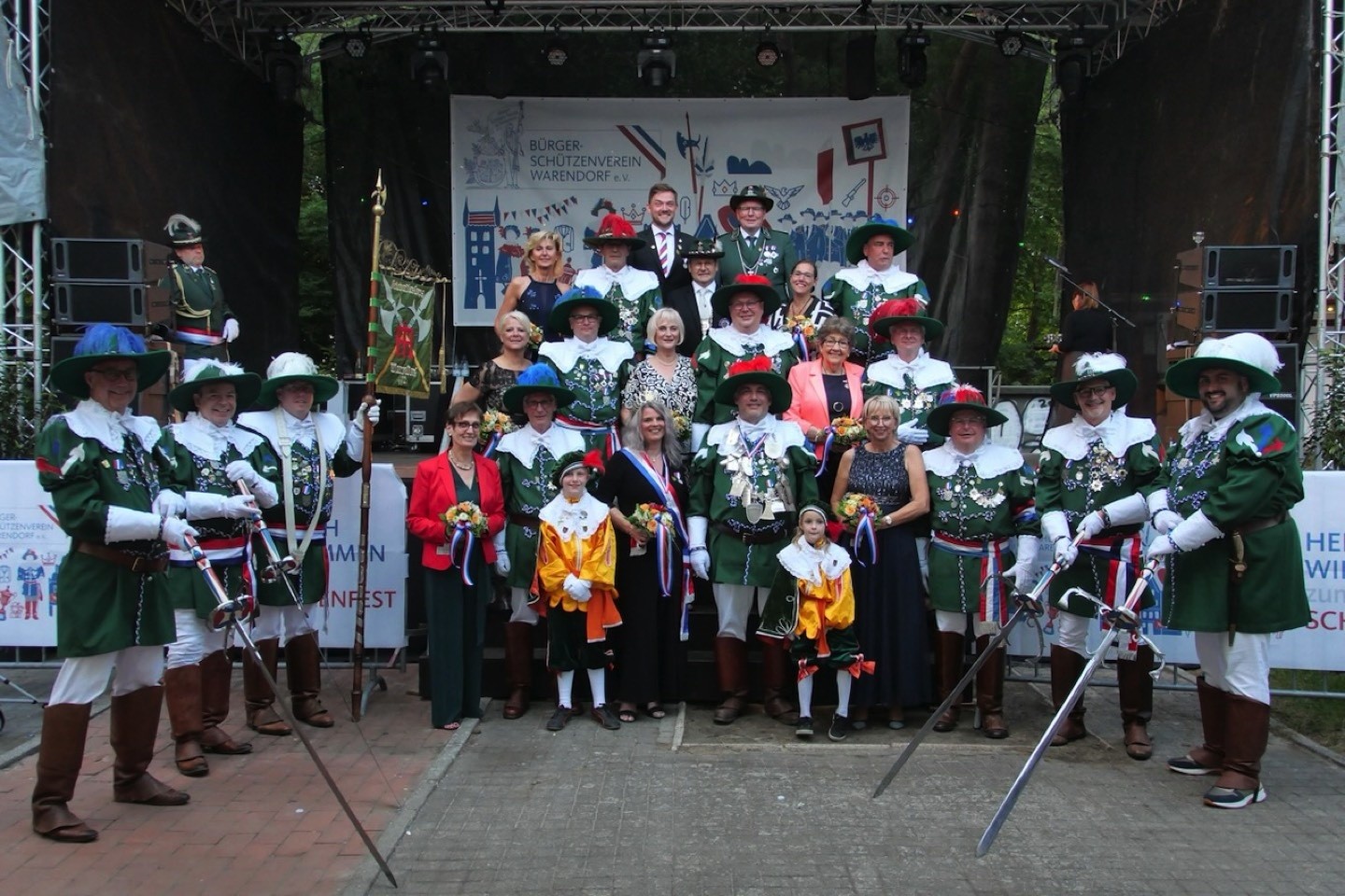 Thron,Stefan Göhler,Warendorf,Schützenkönig,Bürgerschützenverein Warendorf,Hellebardiere,