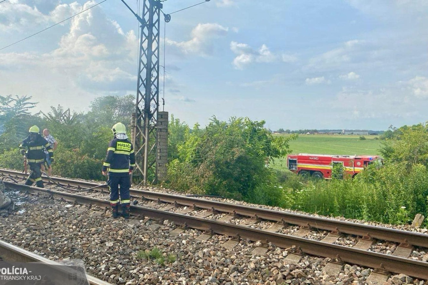 Einsatzkräfte am Unglückort im slowakischen Nove Zamky.